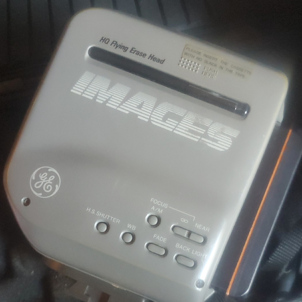 Vintage Portable CD Player - Silver